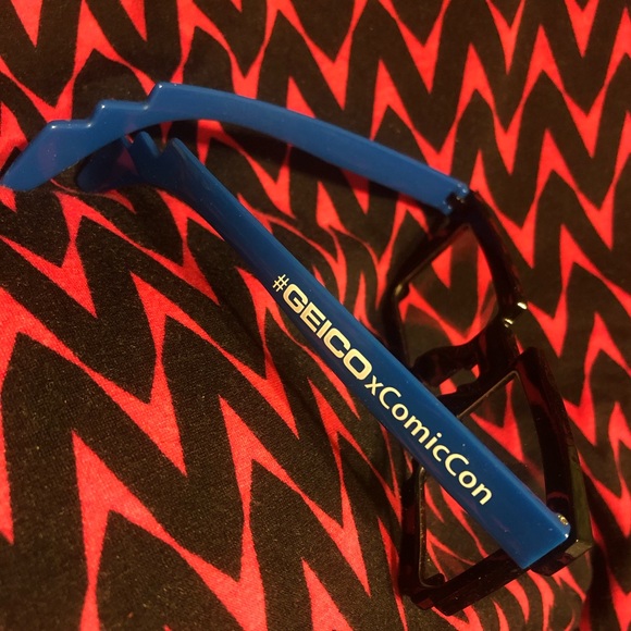 Pixel Sunglasses Comic Con - Picture 2 of 2